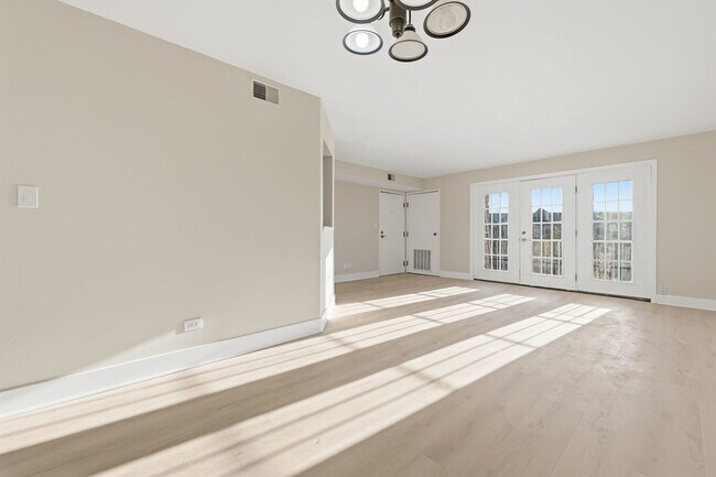 Building Photo - 4180 Williamsburg Ct