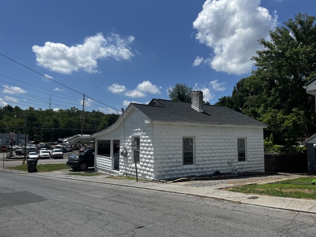 Front of the house - 105 Ash St