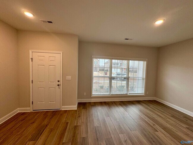 Building Photo - 16824 Demi Dr