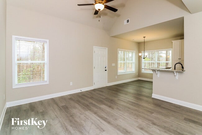 Building Photo - 145 Cranbrooke Dr