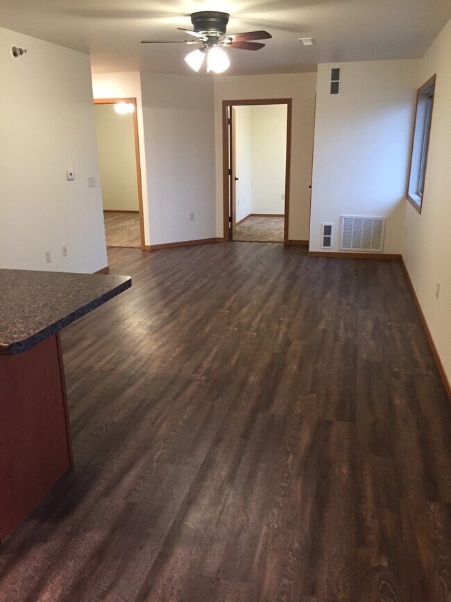 2421 Sessions St Unit 7, Eau Claire, WI 54701 2421 Sessions St Eau