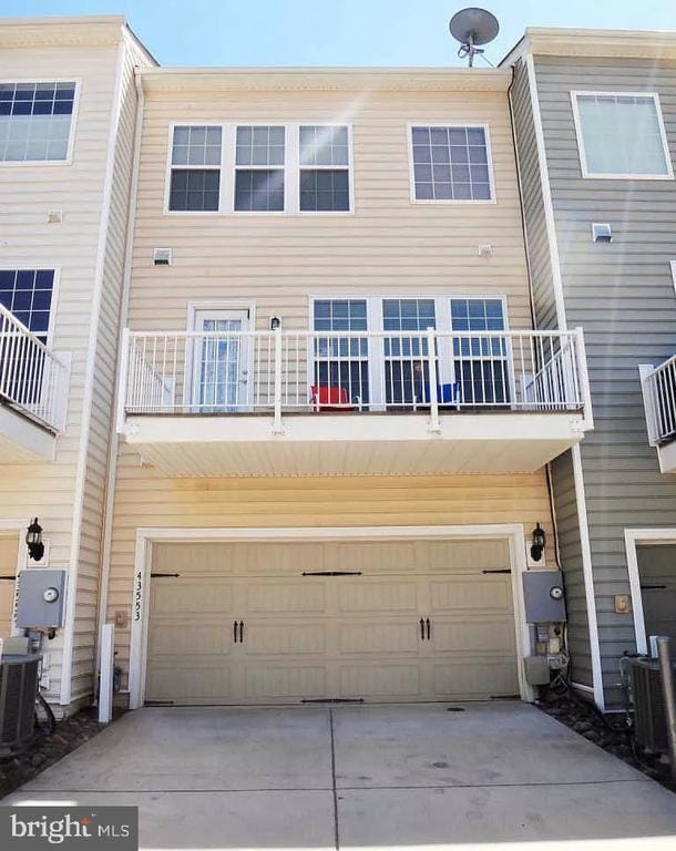Building Photo - 43553 Wheadon Terrace