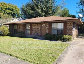 Building Photo - 207 Case Ln