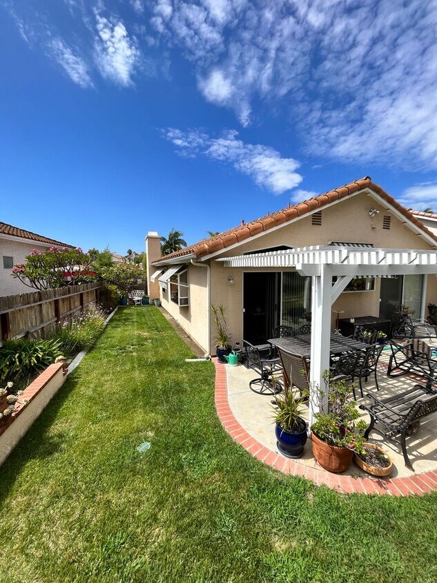 Building Photo - Beautiful single story home located in Oce...