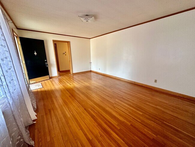 Foto del edificio - 3 Bedroom, 1.5 Bathroom Home on Southside ...