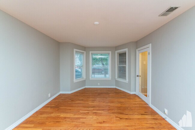 Building Photo - 2917 N Wisner Ave