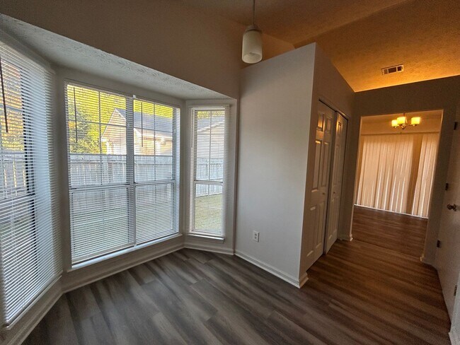 Foto del edificio - 1292 Lynx Ct