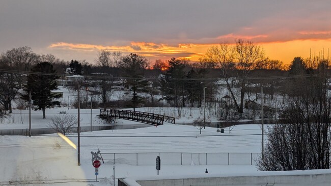 Foto del edificio - 60 N Main St