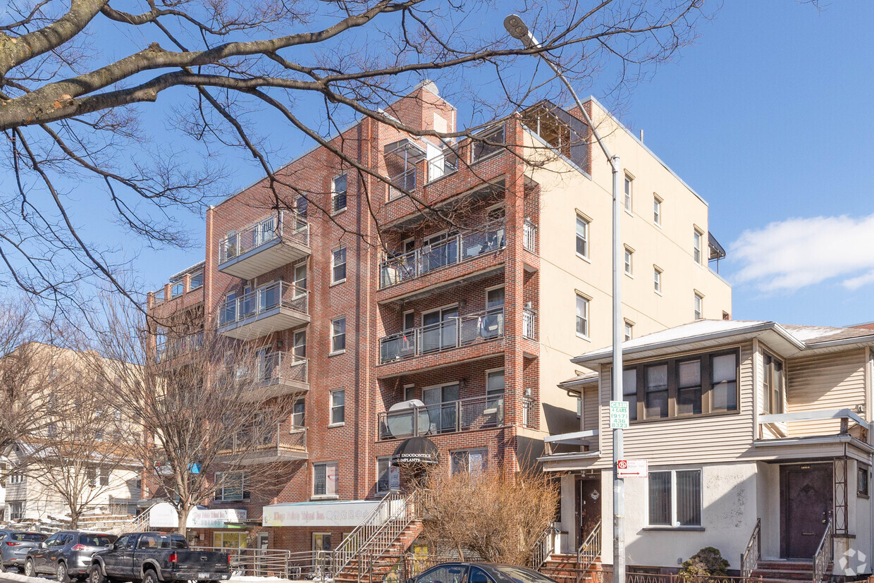 1457 W 5th St - West 5 Condo/Medical Office