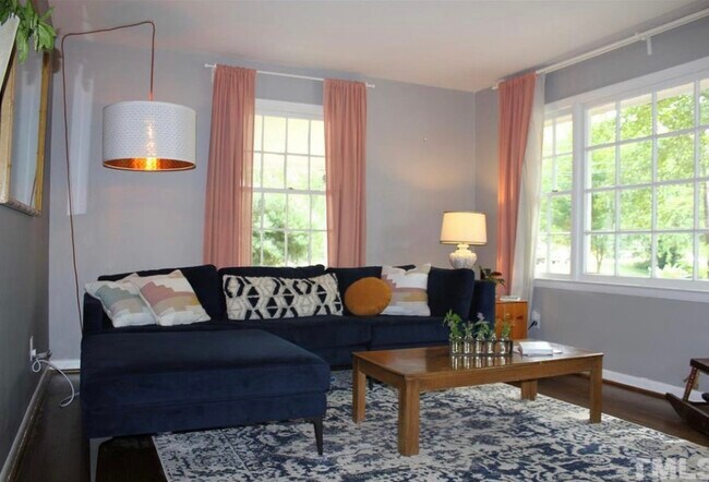 Foto del edificio - 904 Chatham Lane