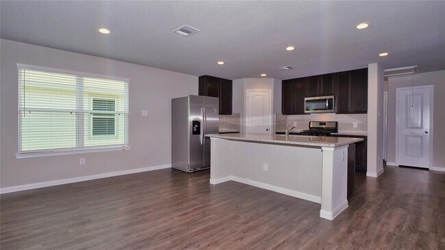 Foto del edificio - 3315 Rosselli Brush Dr