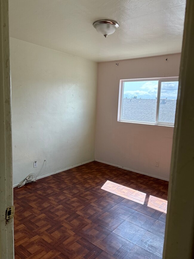 Building Photo - 5073 Sterling Ct