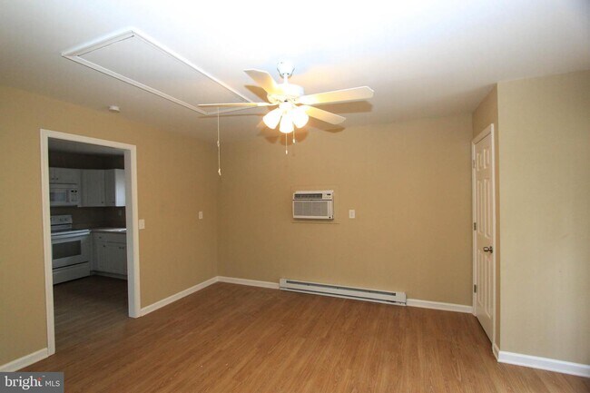 Foto del edificio - 160 Greenwood Rd