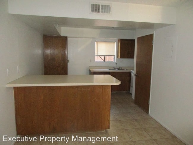Building Photo - 4220 Parker Ave