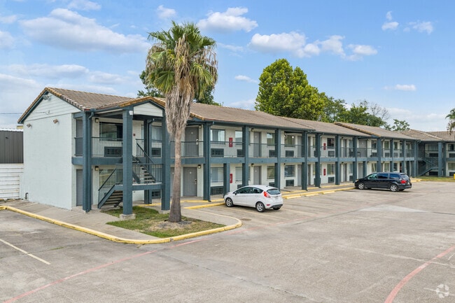Building Photo - The Studios at Channelview
