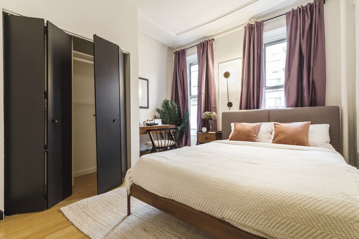 Foto principal - 354 E 78th St