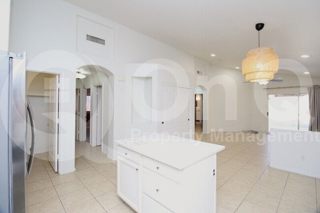 Building Photo - 4302 E Wescott Dr