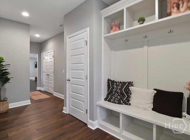 Building Photo - 206 Boulder Ct