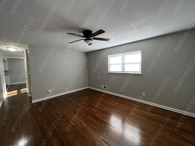Building Photo - 931 Mountain Dr