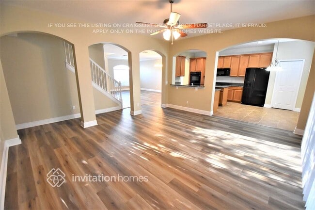 Building Photo - 15233 Serenade Dr