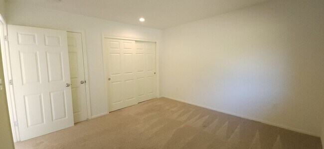 Foto del edificio - 1410 N Waugh Rd