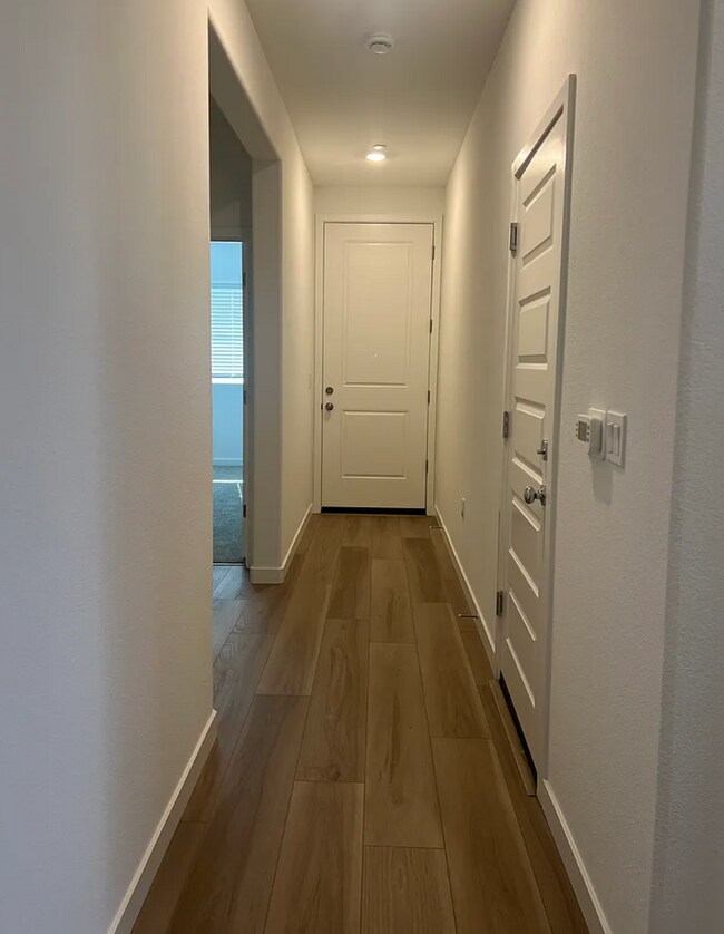 Foto del edificio - Honey - I'm Home!  BRAND NEW *Elk Grove" 3/2 (Solar).  Please view ENTIRE ad for viewings