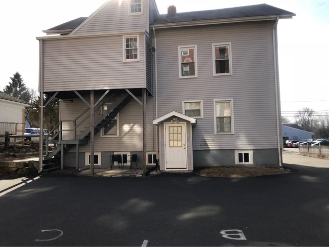 Building Photo - 37 Hillside Ave