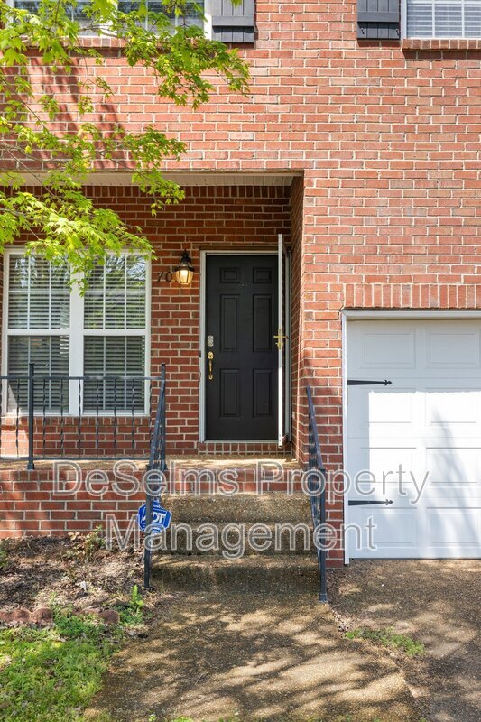 Foto del edificio - 703 Brent Glen Pl