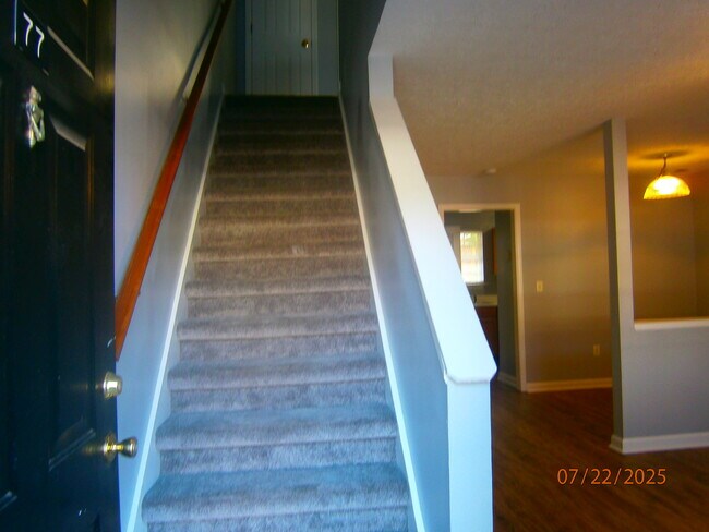 Foto del edificio - 77 Point Place Dr