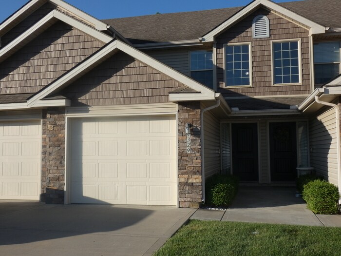4329 NE 83rd St, Kansas City, MO 64119 Townhome Rentals in Kansas