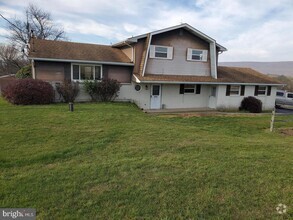Building Photo - 203 Krick Ln