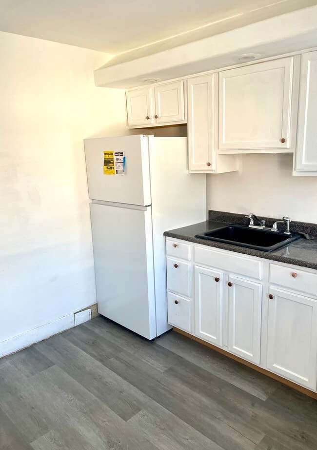 Building Photo - 137 N 57th St