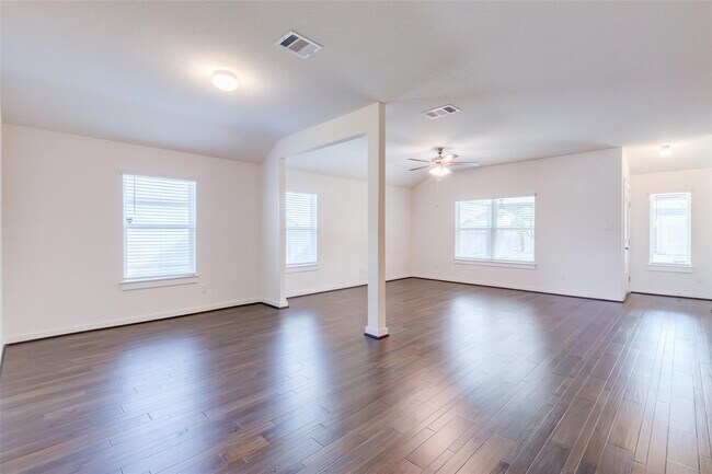 Foto del edificio - 741 Carol Dr