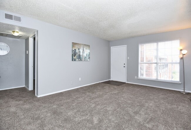 Interior Photo - Heatherstone Apartments