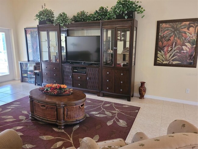 Building Photo - 9458 Modesto Cir