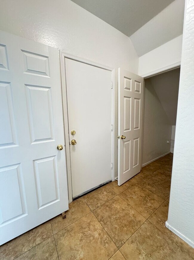 Building Photo - Queen Creek 4 bed 2.5 bath For rent