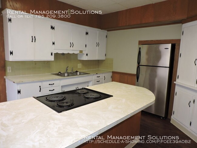 Building Photo - 1912 SW Buchanan St #1- 2 BED/1 BATH