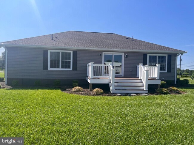 Foto del edificio - 23735 Village Rd