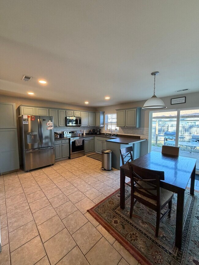 Foto del edificio - 21935 Lafayette Rd