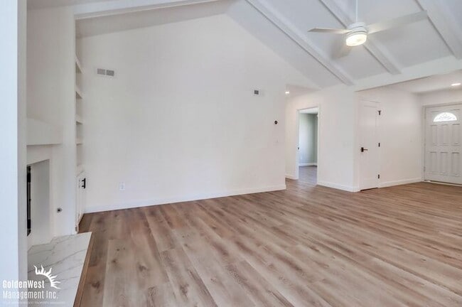 Building Photo - Stunningly Updated 3Bdm 2Ba Home Nearby Lake Murray!