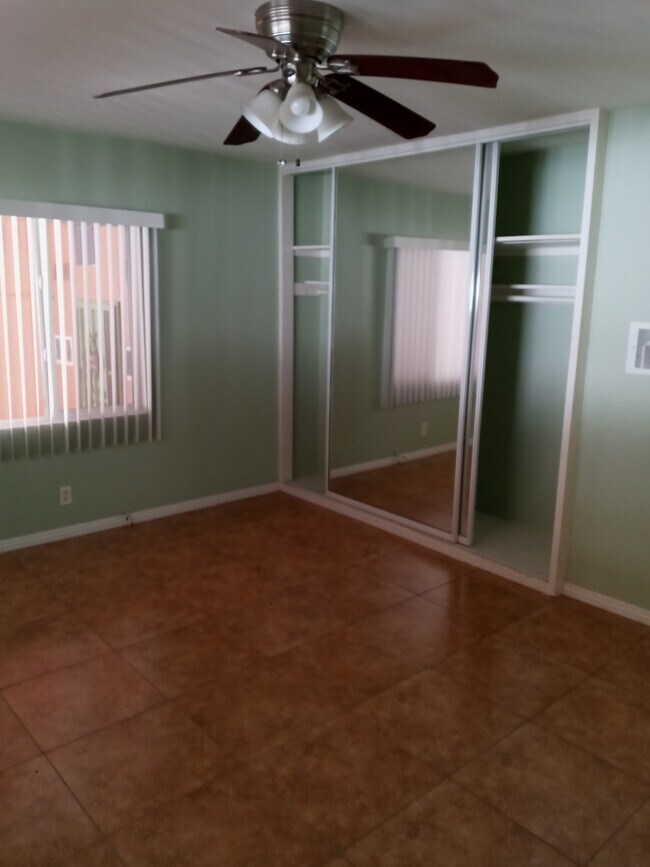 Bedroom 1st pic - 3306 S Beverly Dr