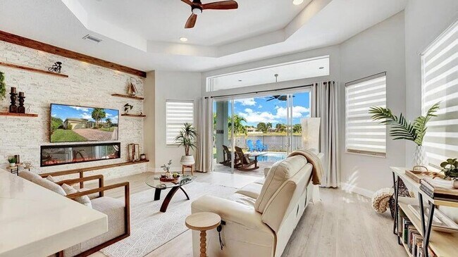 Building Photo - 8163 Alberti Dr