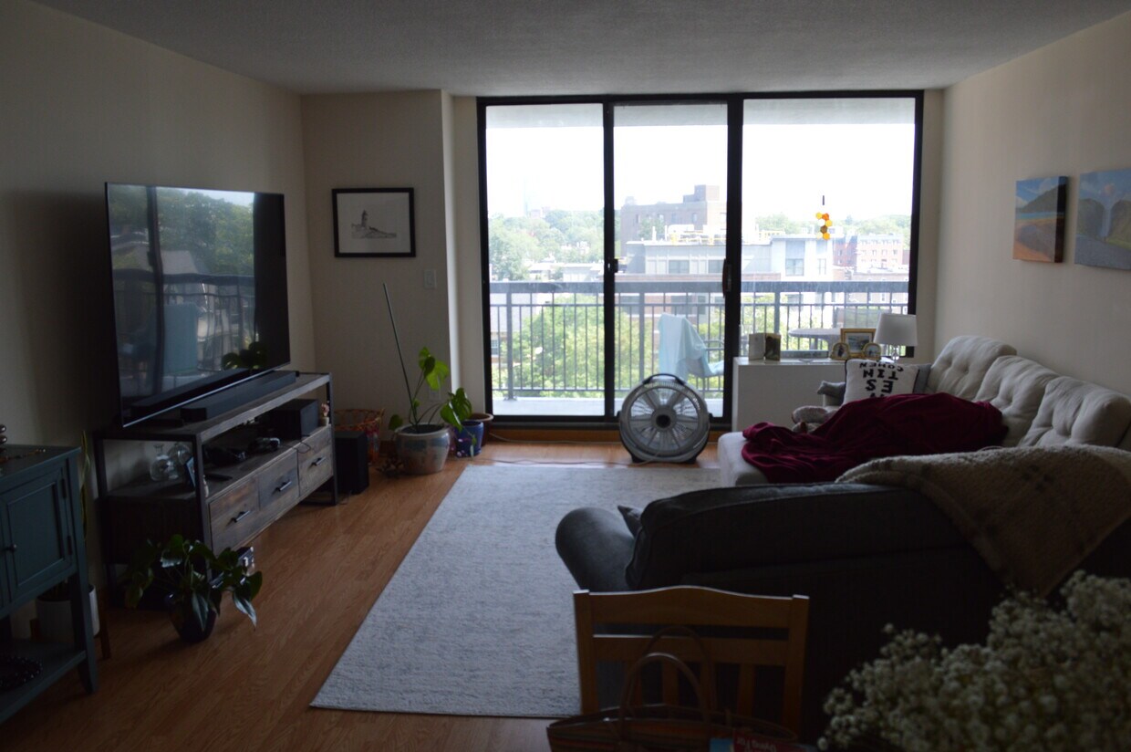 Primary Photo - 60 Longwood Ave