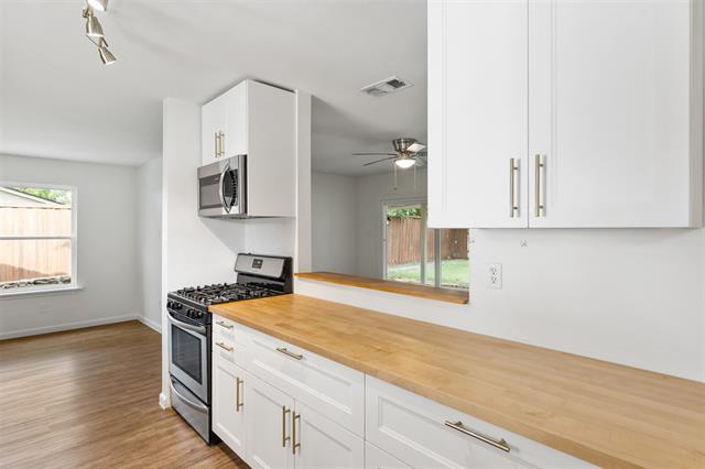 Foto del edificio - 8709 Gladwood Ln