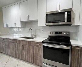 Building Photo - 1175 W 33rd Pl