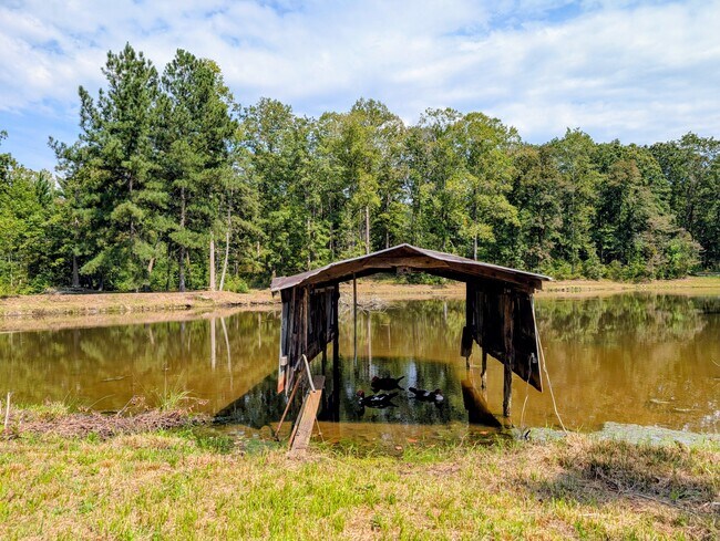 Foto del edificio - 1684 Rockford Creek Rd