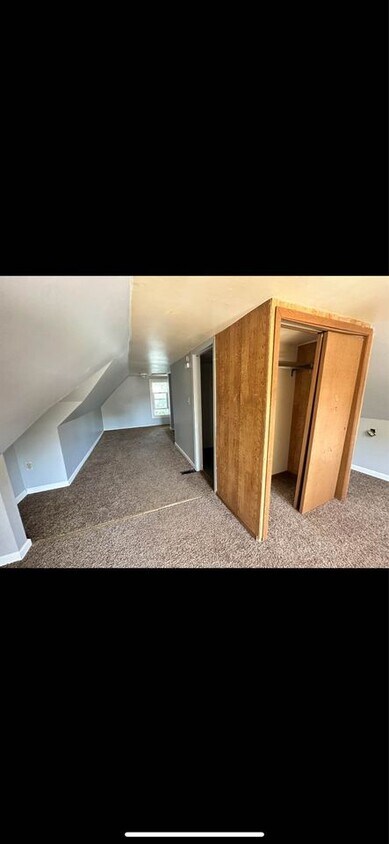 Foto principal - 324 4th Ave SW