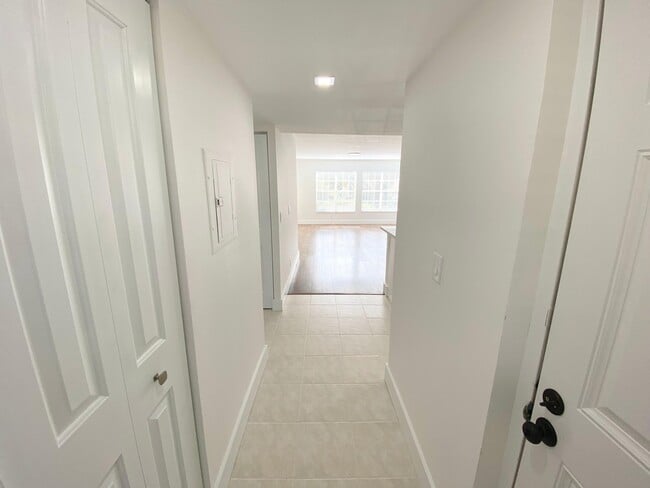 Building Photo - 6283 La Costa Dr