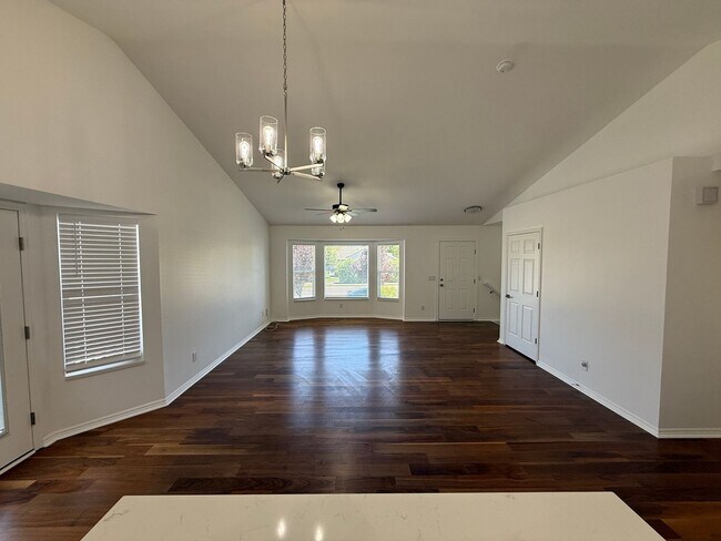 Foto del edificio - Beautiful 5 bedroom home!
