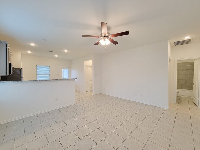 Building Photo - 31351 Horseshoe Meadow Bend Ln